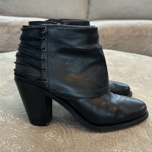 Jessica Simpson Black Boots Size 5.5 - Picture 4 of 8